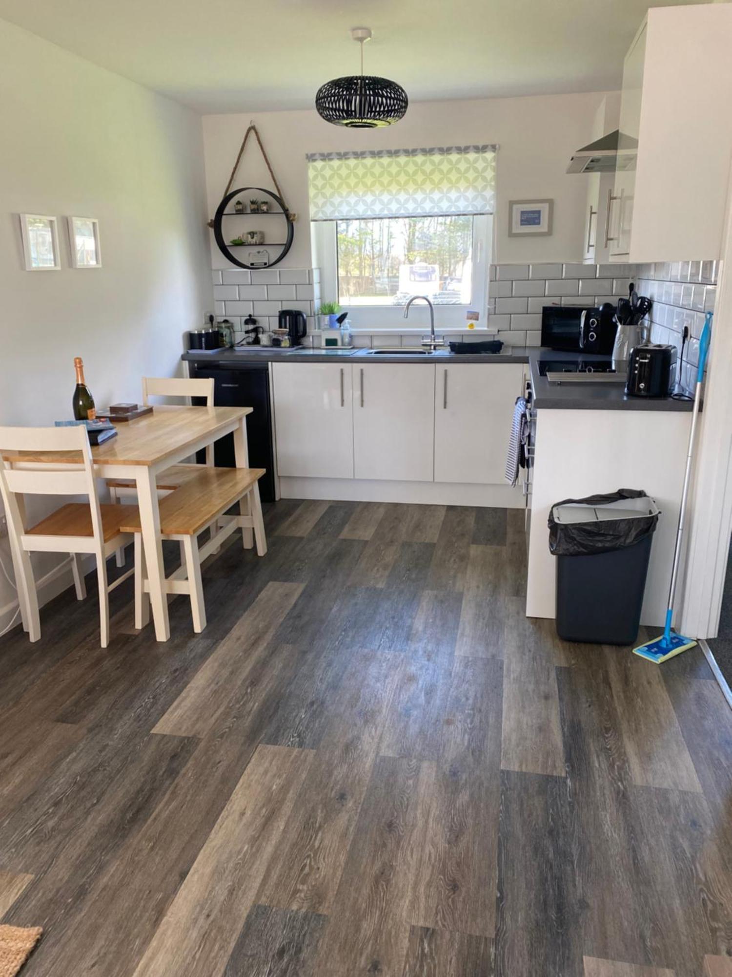 44 Gower Holiday Village Ty Gwyr Cosy 2 Bedroom Chalet Swansea Eksteriør bilde