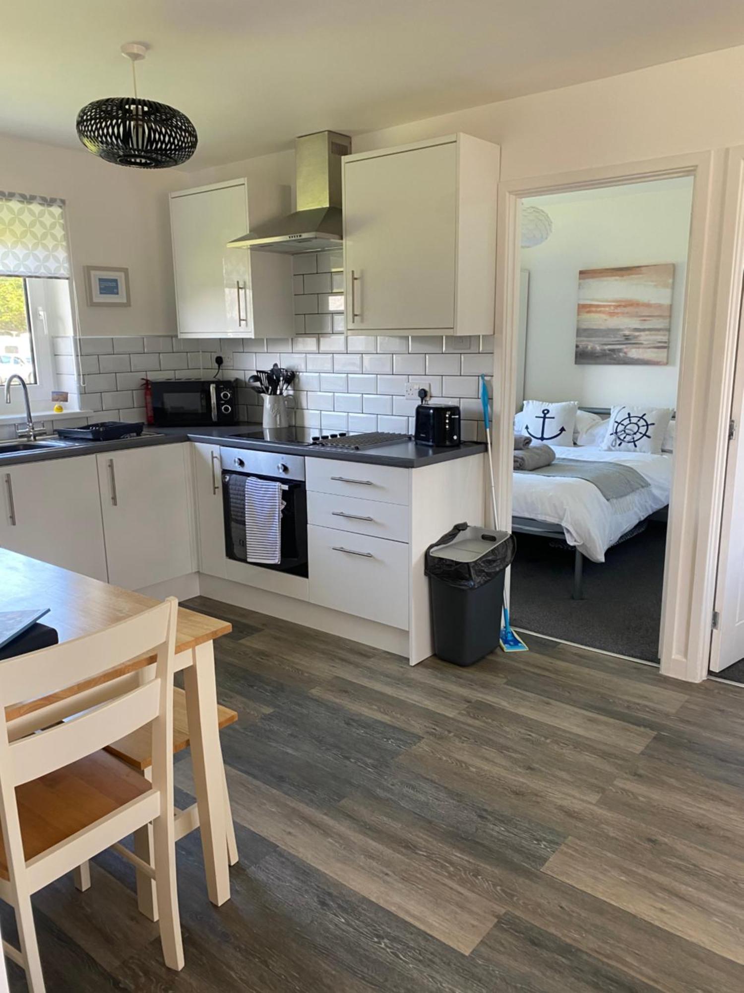 44 Gower Holiday Village Ty Gwyr Cosy 2 Bedroom Chalet Swansea Eksteriør bilde