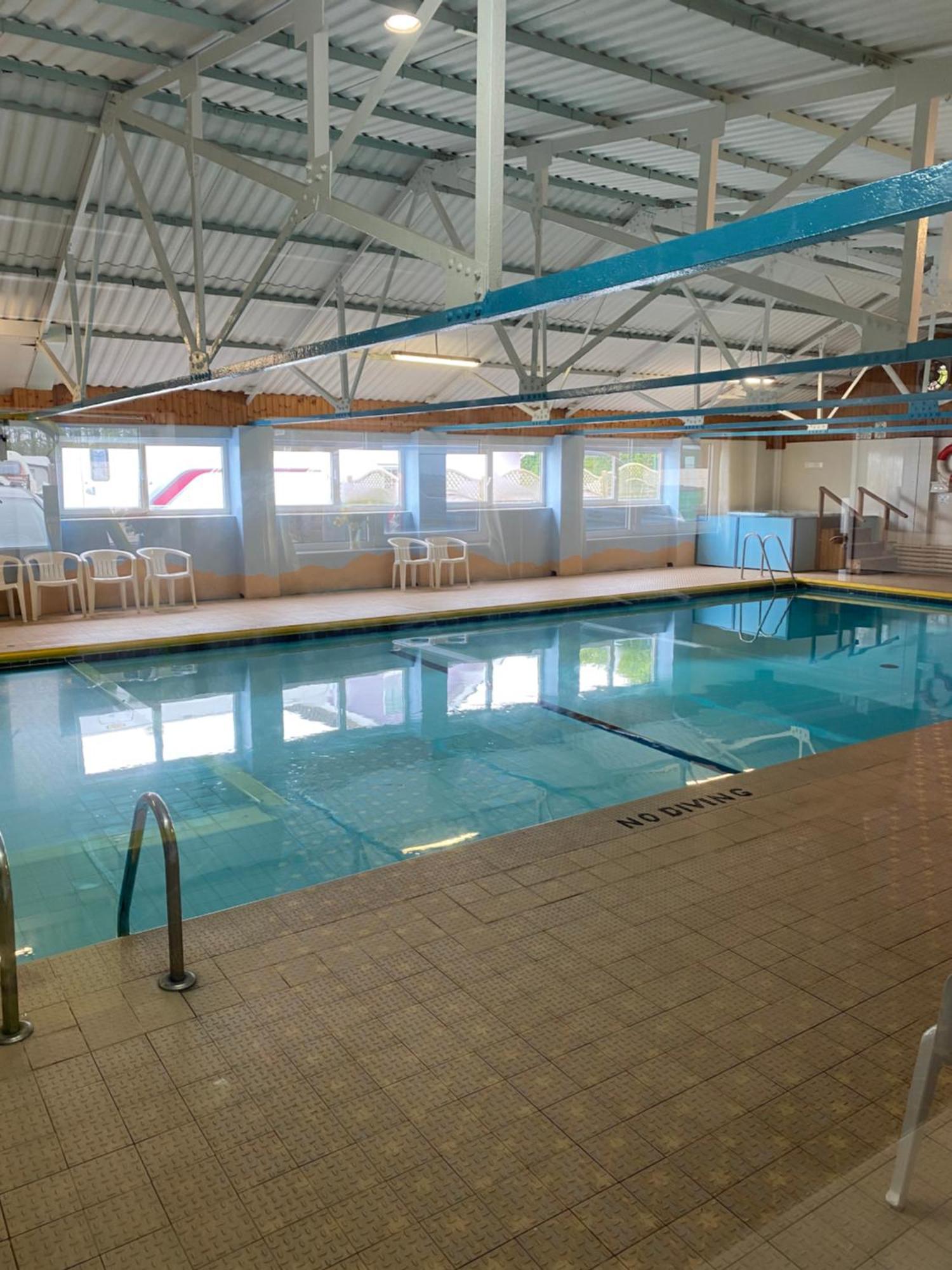44 Gower Holiday Village Ty Gwyr Cosy 2 Bedroom Chalet Swansea Eksteriør bilde