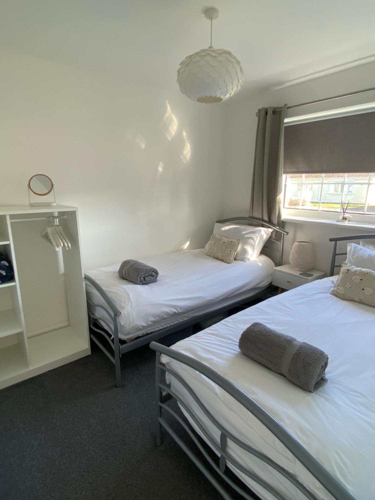 44 Gower Holiday Village Ty Gwyr Cosy 2 Bedroom Chalet Swansea Eksteriør bilde